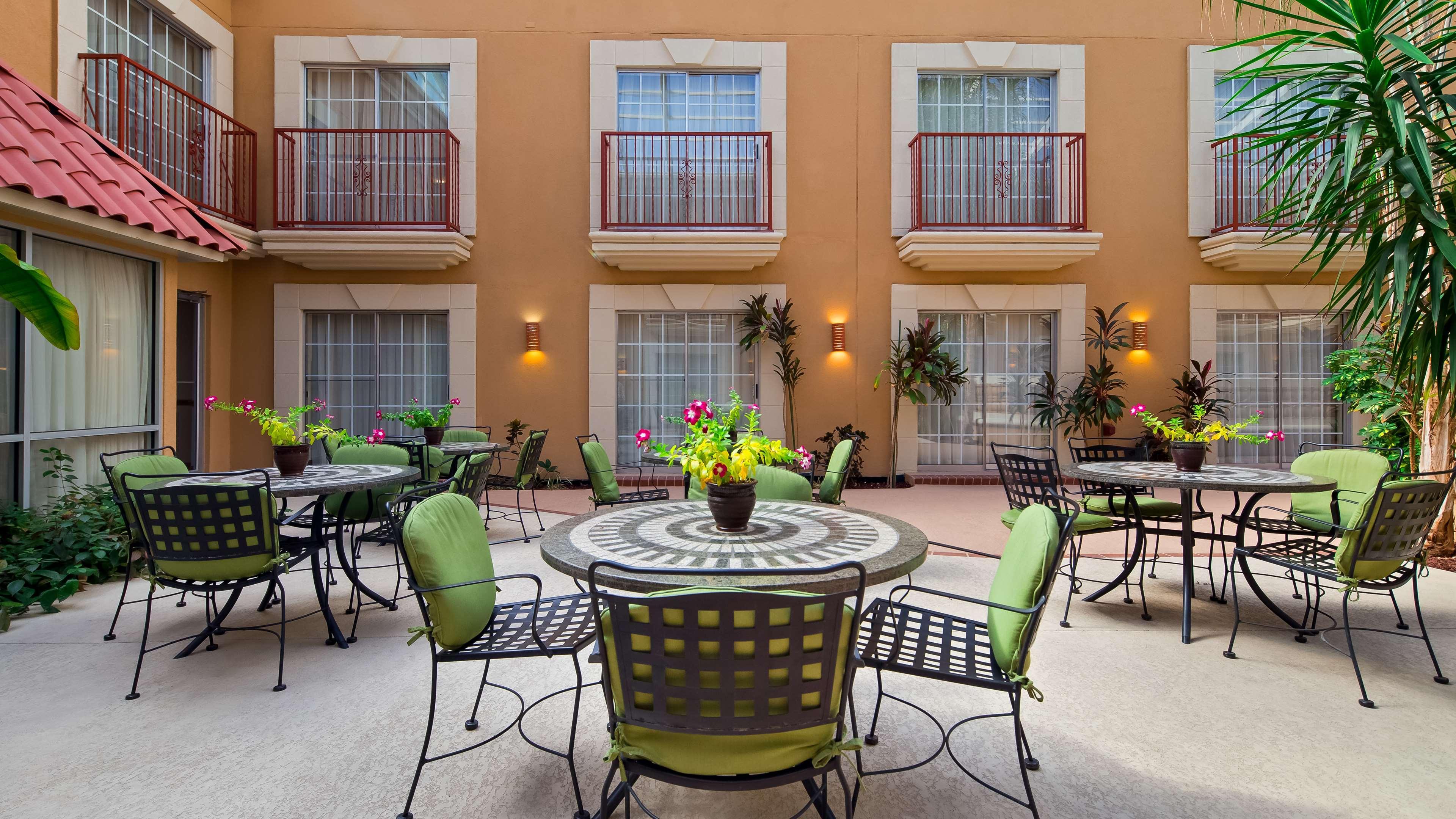 Best Western Plus Atrium Inn Schertz Exterior photo